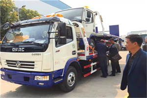 北京汽车道路救援拖车价格